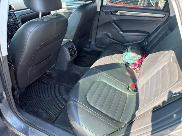 2017 Volkswagen Passat SEL Premium