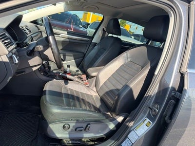 2017 Volkswagen Passat SEL Premium