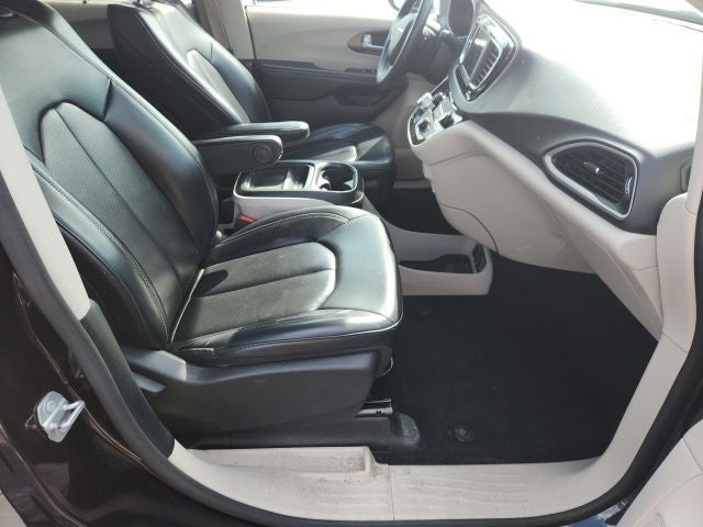 2020 Chrysler Voyager LXI