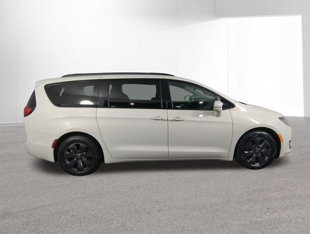 2020 Chrysler Pacifica Hybrid Limited