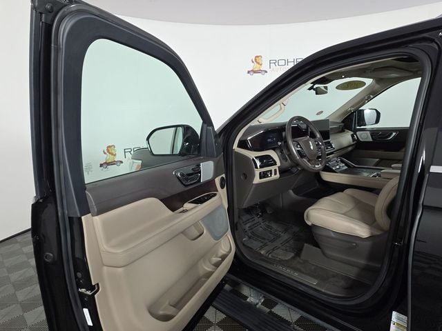 2023 Lincoln Navigator L Reserve