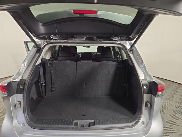 2025 Toyota Highlander LE