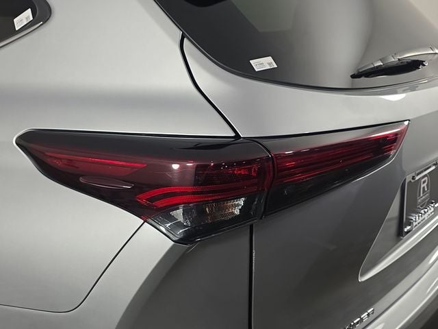 2025 Toyota Highlander LE