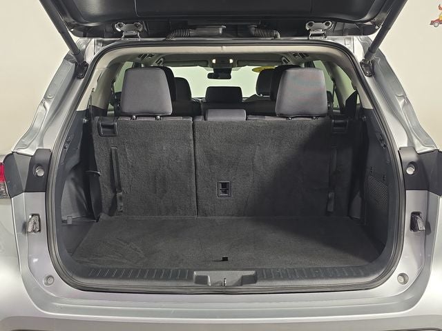 2025 Toyota Highlander LE