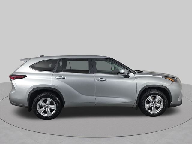 2025 Toyota Highlander LE