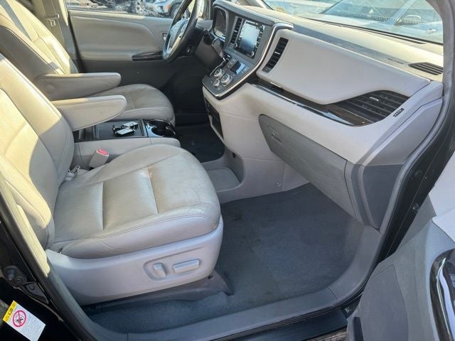 2019 Toyota Sienna XLE 8 Passenger