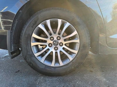 2019 Toyota Sienna XLE 8 Passenger