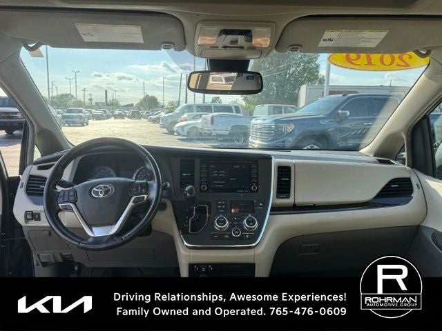 2019 Toyota Sienna XLE 8 Passenger