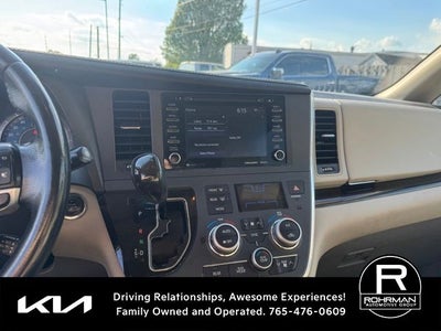 2019 Toyota Sienna XLE 8 Passenger