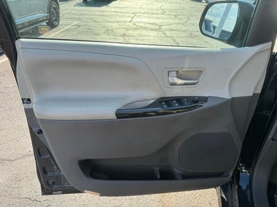 2019 Toyota Sienna XLE 8 Passenger
