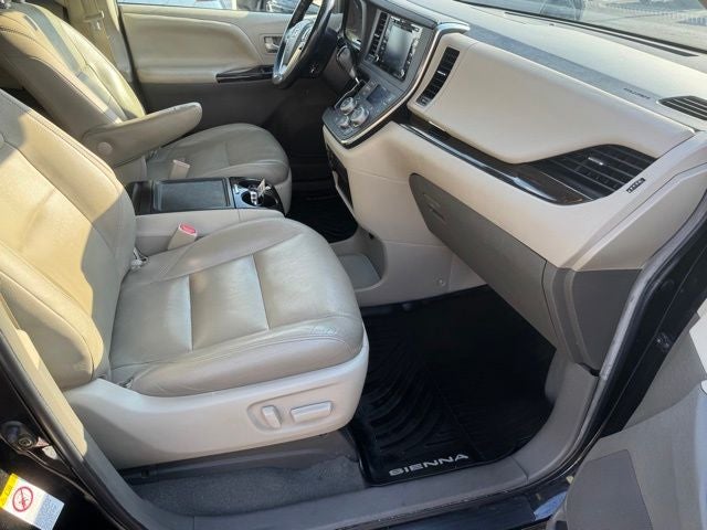 2019 Toyota Sienna XLE 8 Passenger