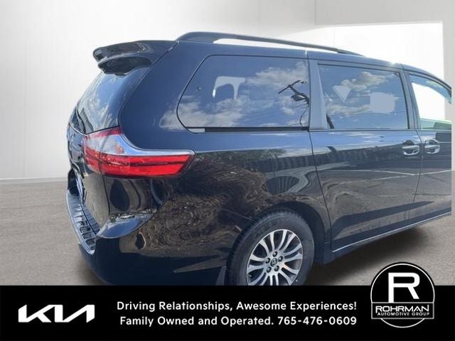 2019 Toyota Sienna XLE 8 Passenger