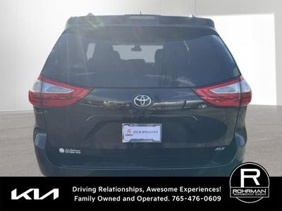 2019 Toyota Sienna XLE 8 Passenger