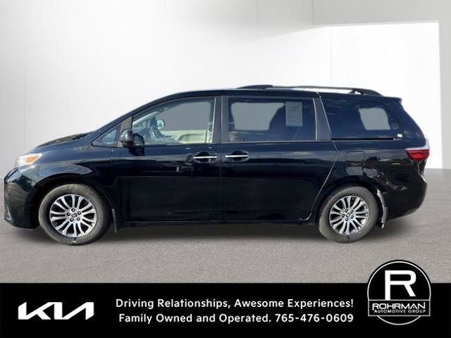 2019 Toyota Sienna XLE 8 Passenger