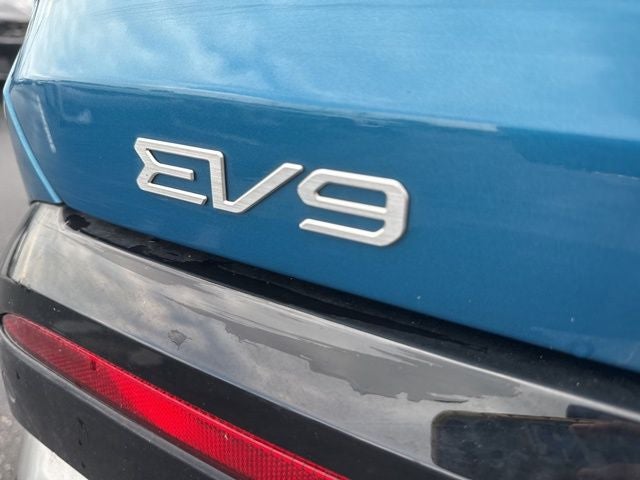 2024 Kia EV9 Land