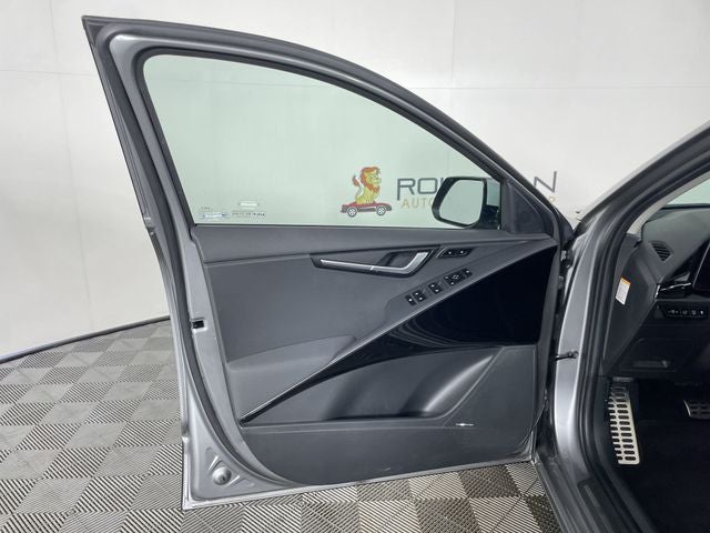 2023 Kia Niro SX Touring