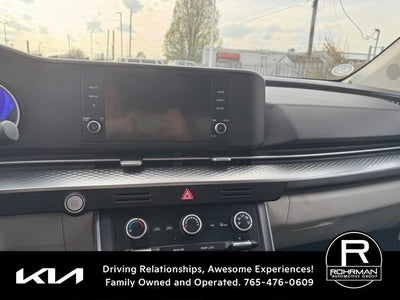 2024 Kia Carnival LX