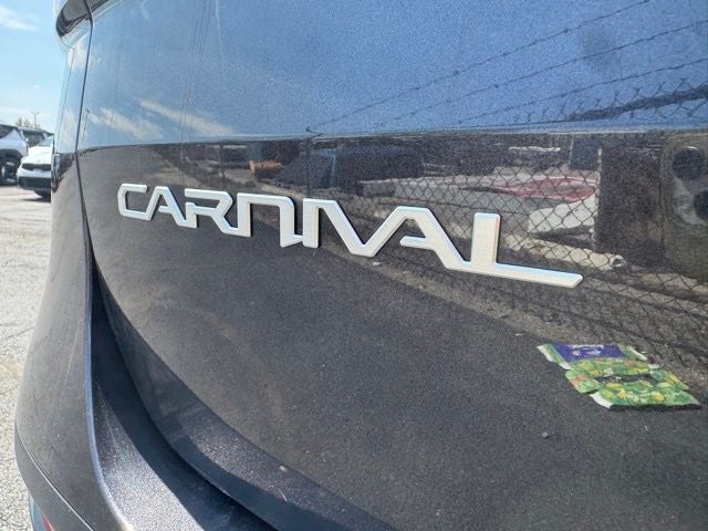 2023 Kia Carnival LX