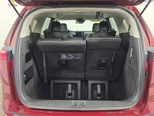 2023 Kia Carnival LX Seat Package