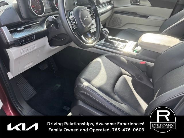 2023 Kia Carnival LX Seat Package