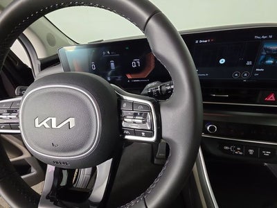2025 Kia Carnival LXS
