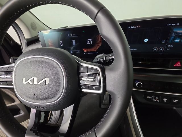 2025 Kia Carnival LXS