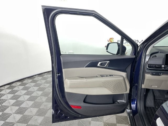 2027 Kia Carnival LXS