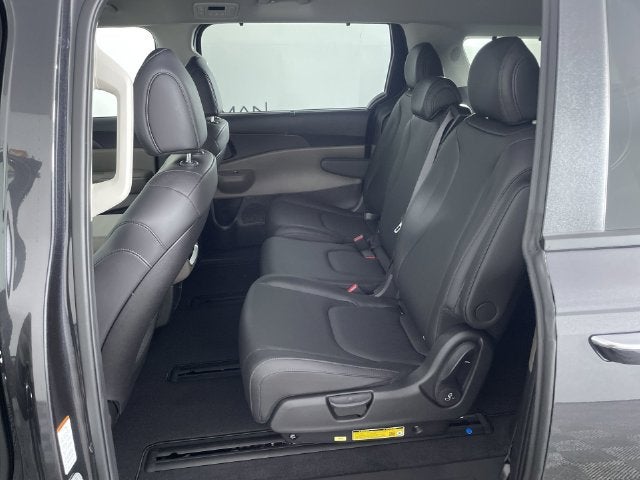 2027 Kia Carnival Hybrid EX