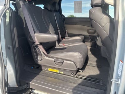 2025 Kia Carnival Hybrid EX
