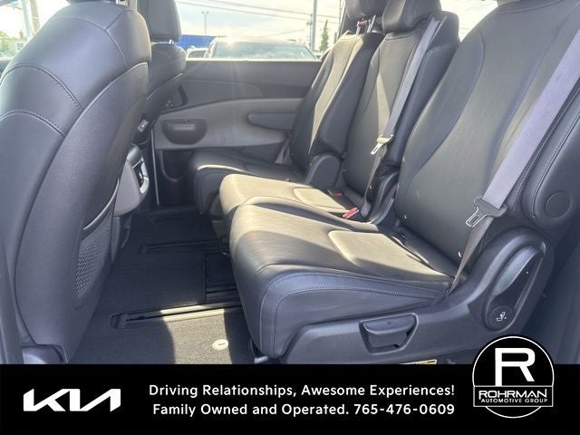 2025 Kia Carnival Hybrid EX