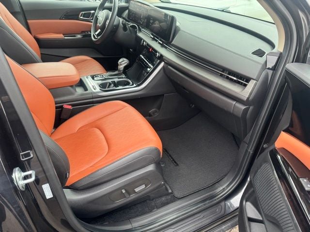 2024 Kia Carnival SX