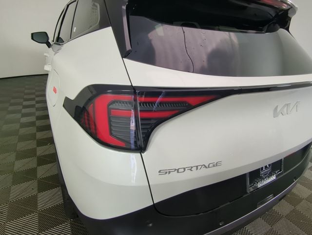 2027 Kia Sportage Hybrid LX