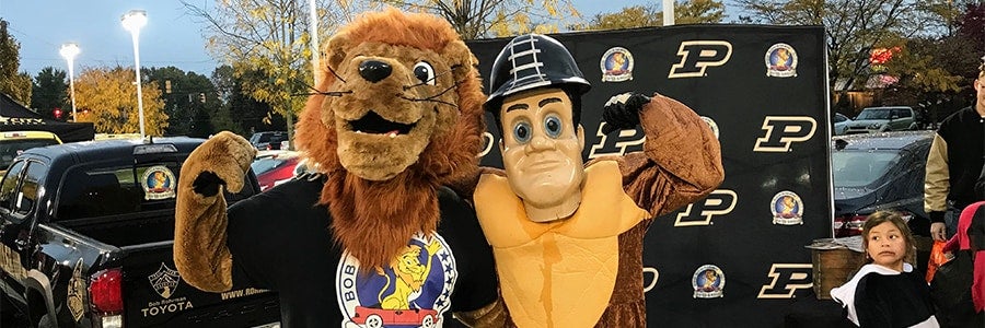 basketball game mascots